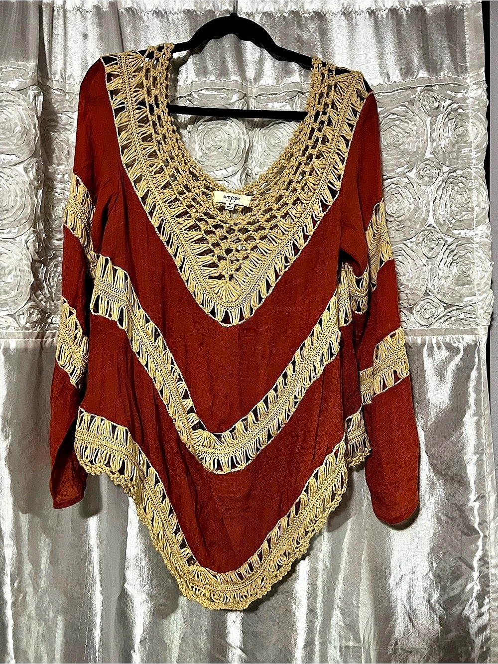 Umgee Fringe Trim Tunic in Red & Cream Size Medium Like New